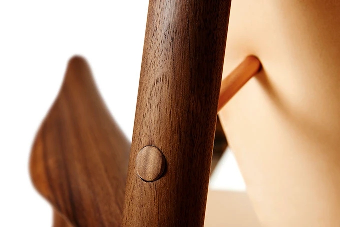 Walnut，glass fibre，natural leather，The Chicago chair，chair，