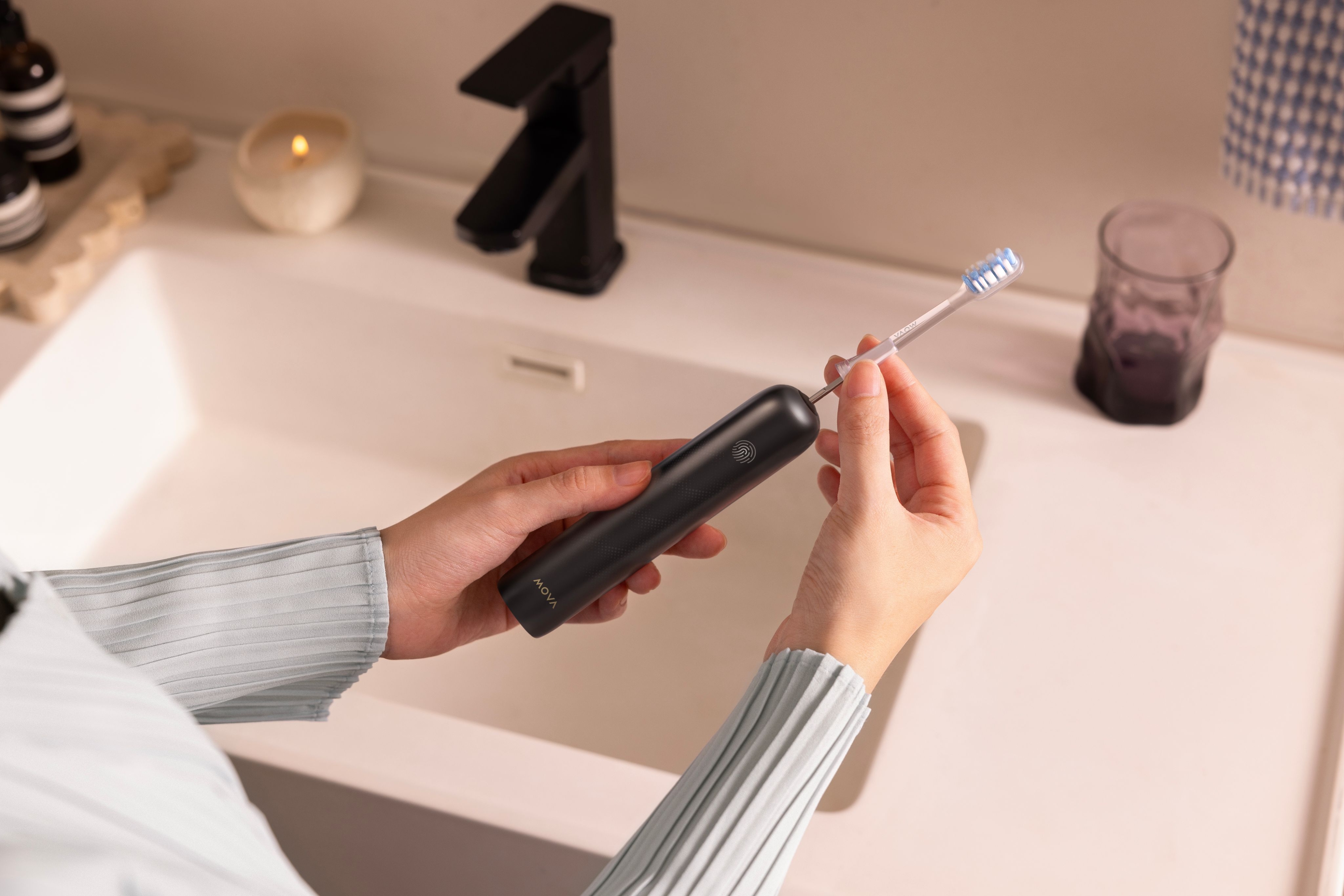 Electric toothbrush，toothbrush，Gehu，Apple，industrial design，product design，3c，oral cavity，