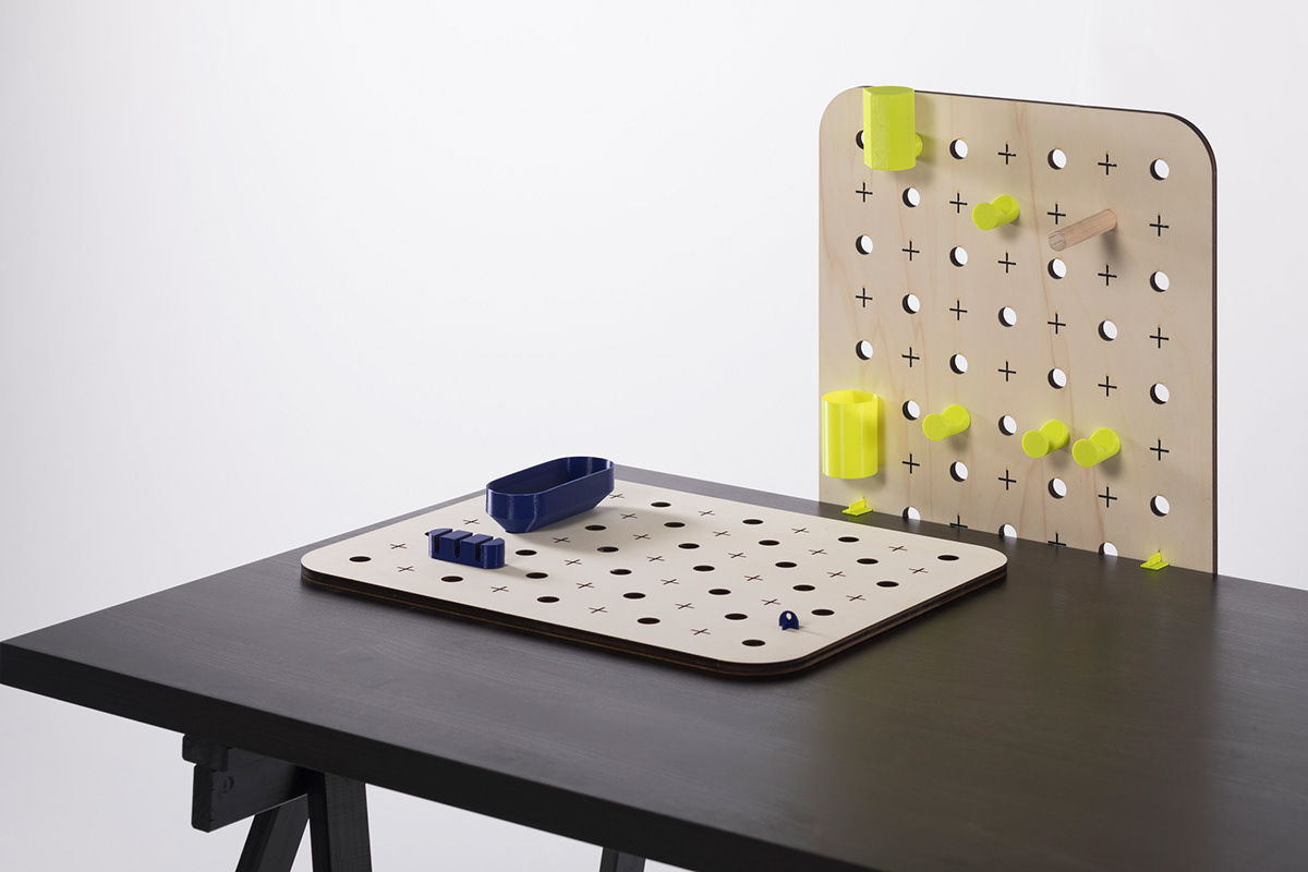 woodiness，door，Backboard，Receive，