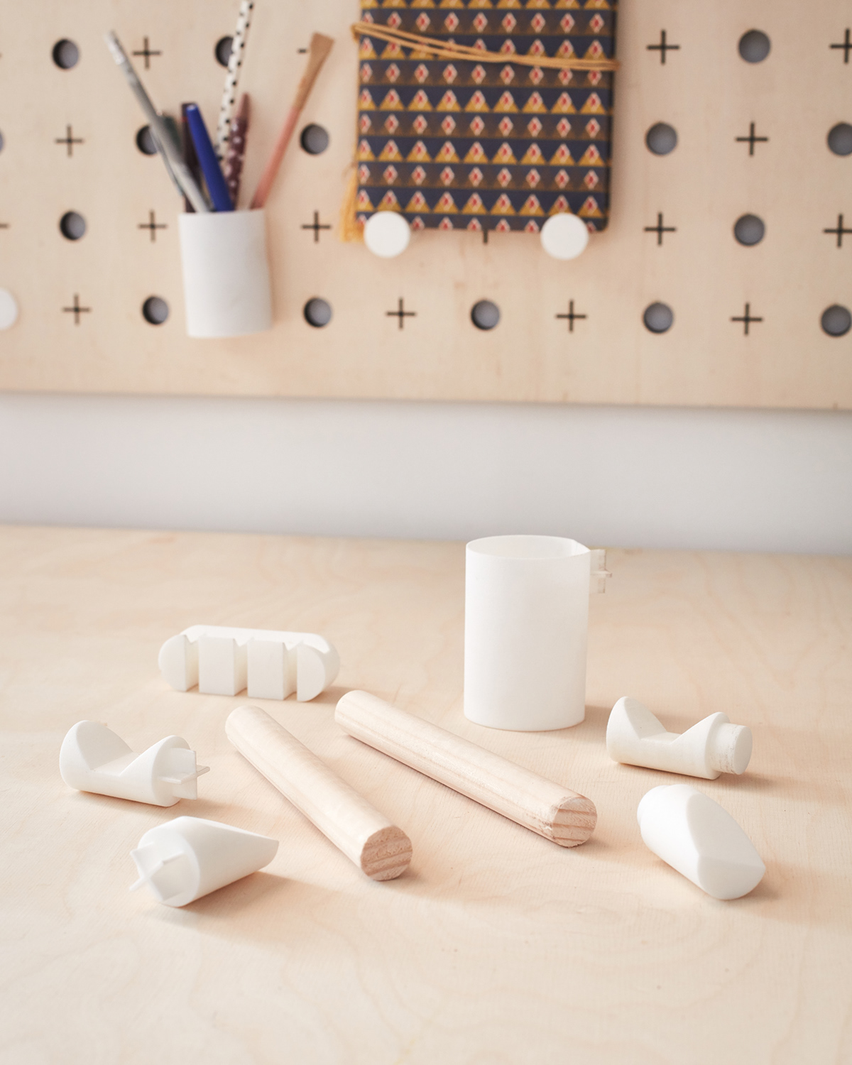 woodiness，door，Backboard，Receive，