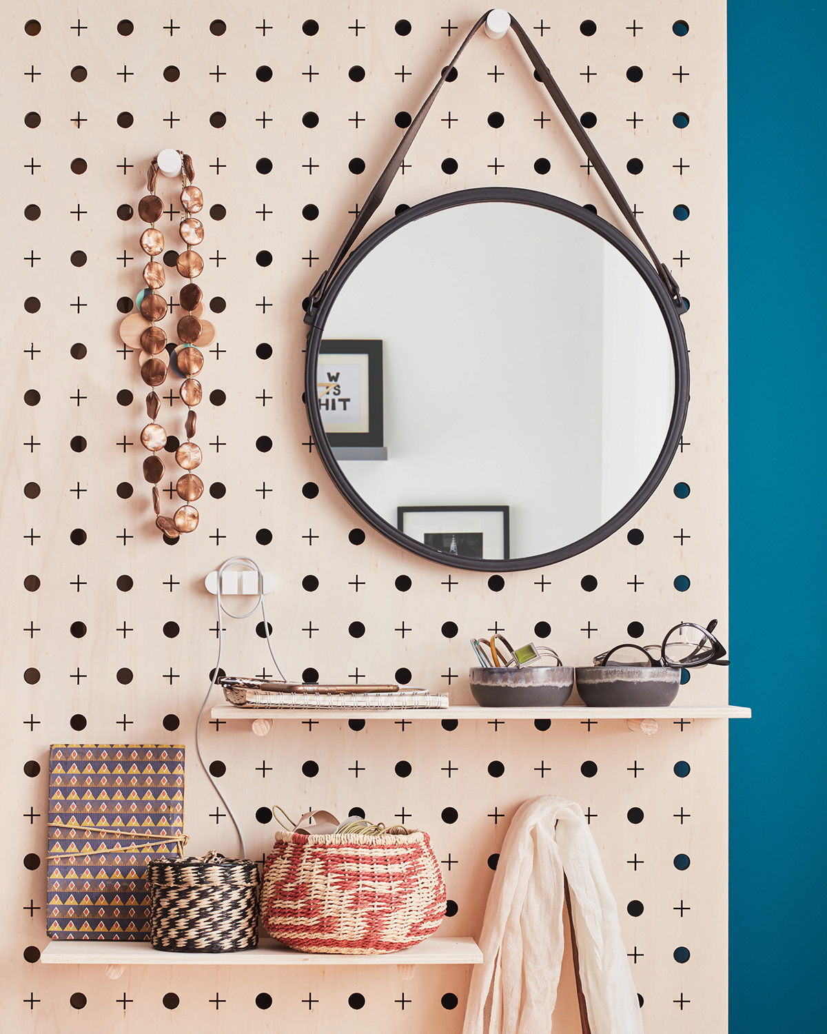 woodiness，door，Backboard，Receive，