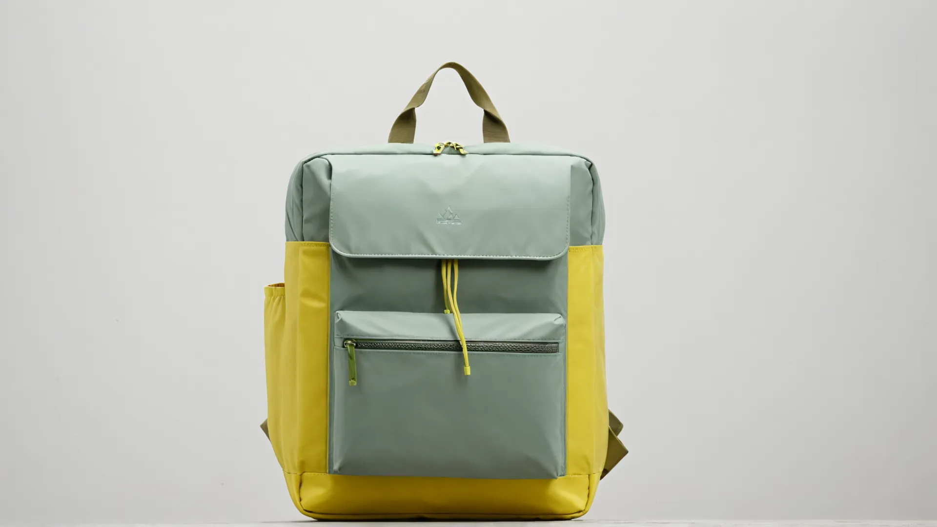 Outdoor waterproof backpack，