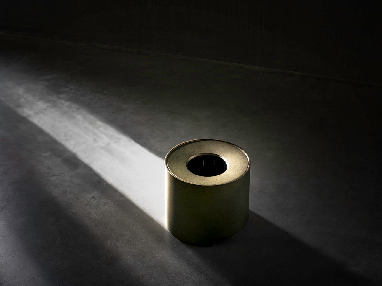 Luno Lamp，Piet Boon，Adjustable halo，Minimalist design ，Halo atmosphere，