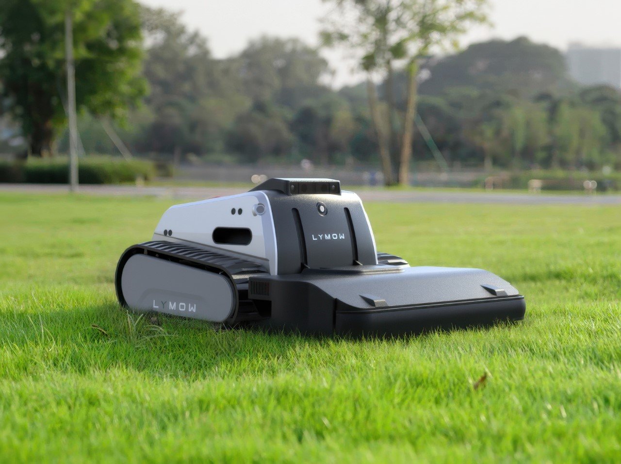 Lymow One，lawn mower，tank track，RTK Navigation，LySee，