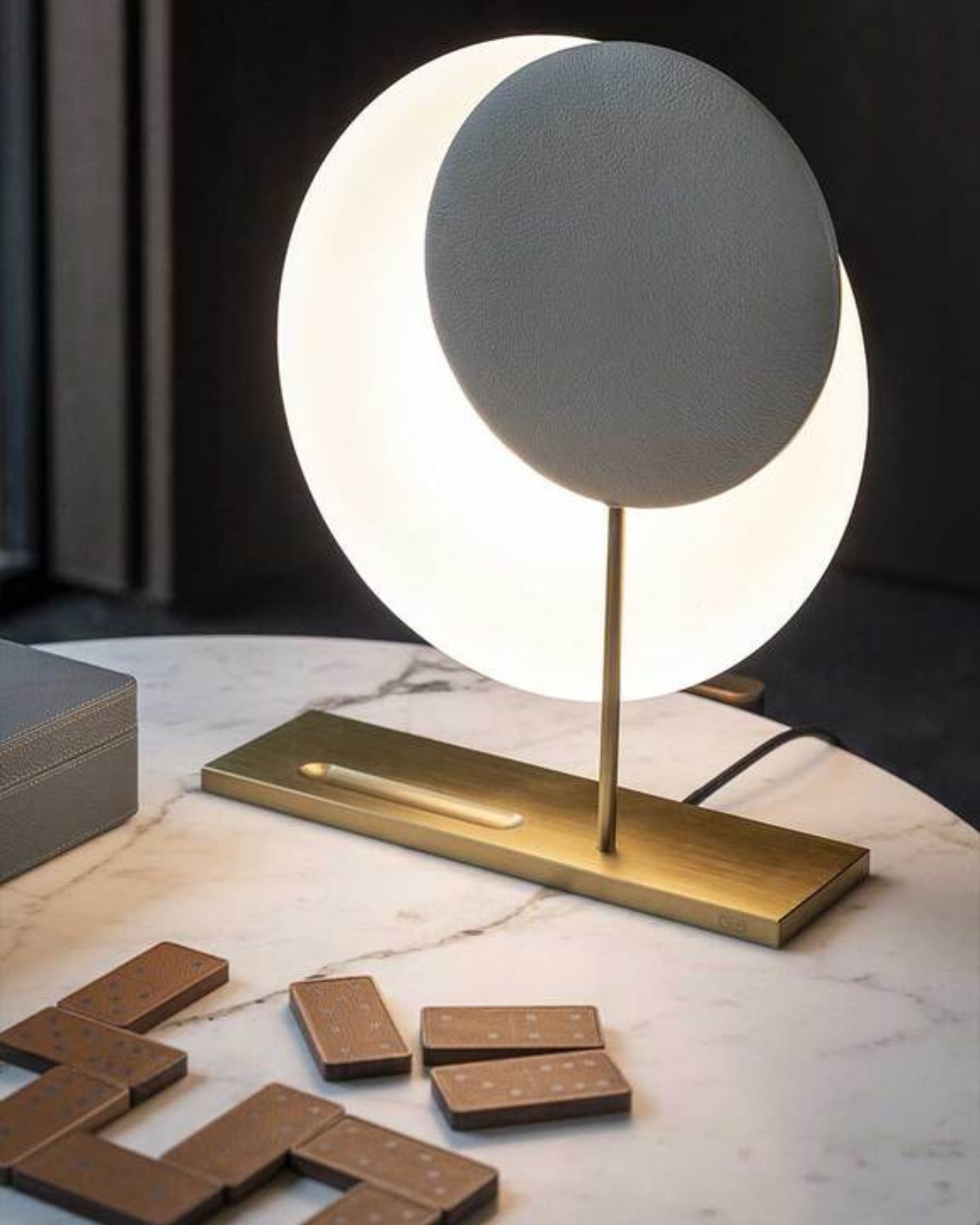 Moonbeam，Six N. Five，Lunar Eclipse Table Lamp，Indoor atmosphere，Leatherwear，