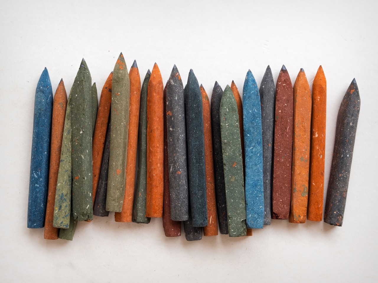 Matte texture，Palestine，pencil，Secondary utilization，environment protection，