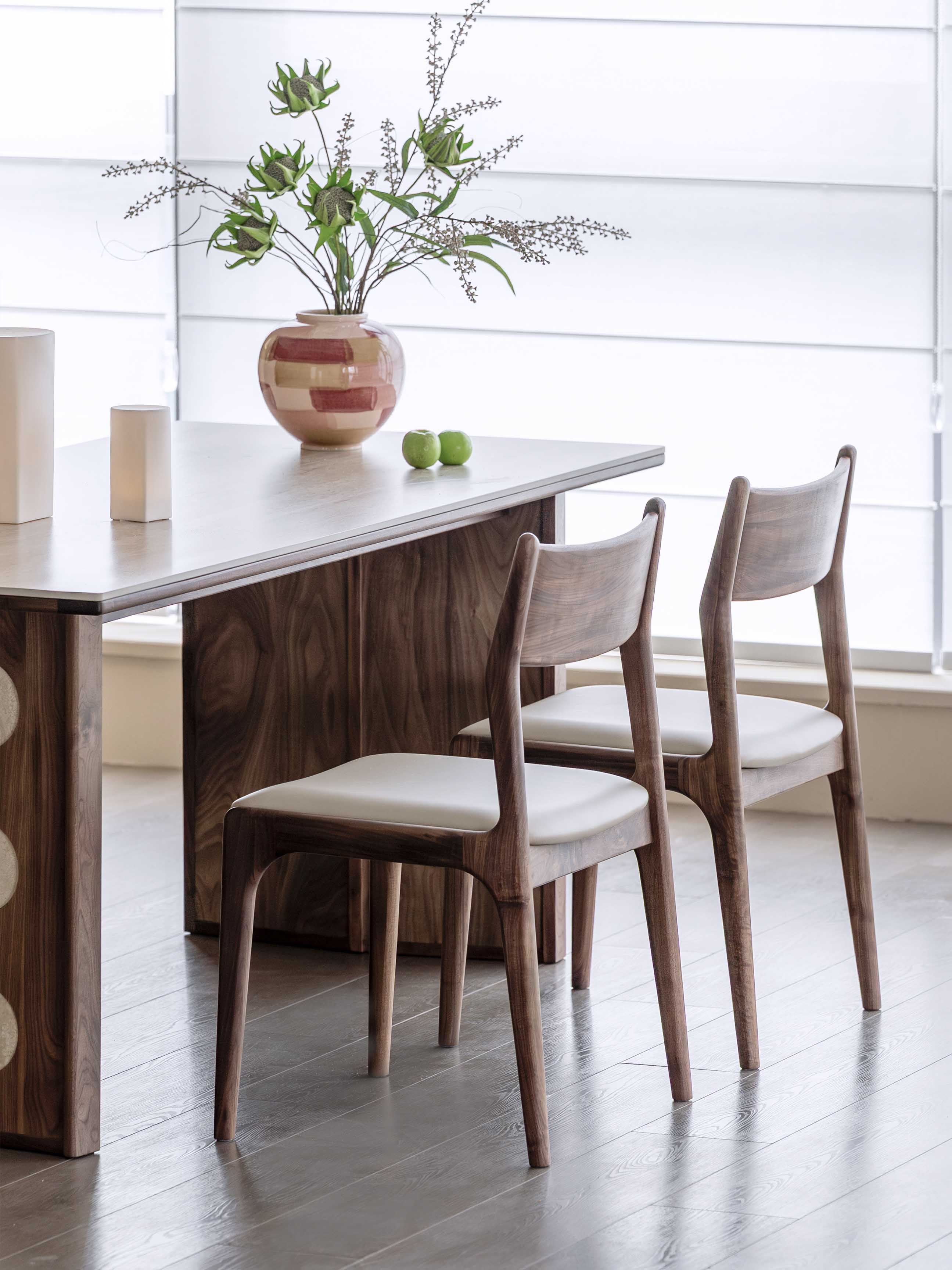 Residential Furniture，Solid wood dining chair，furniture design ，Original design，Solid wood furniture，Black walnut furniture，