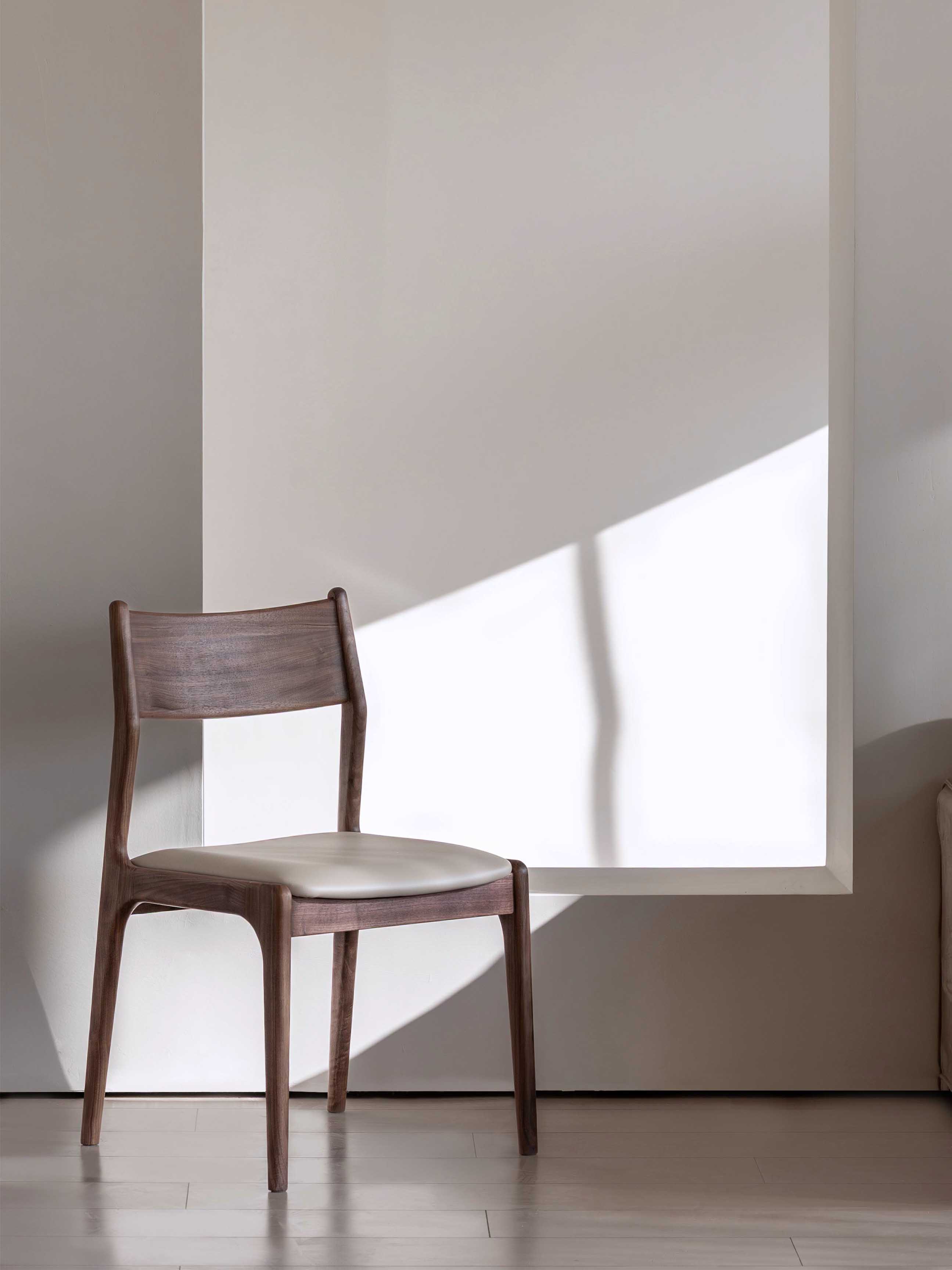 Residential Furniture，Solid wood dining chair，furniture design ，Original design，Solid wood furniture，Black walnut furniture，