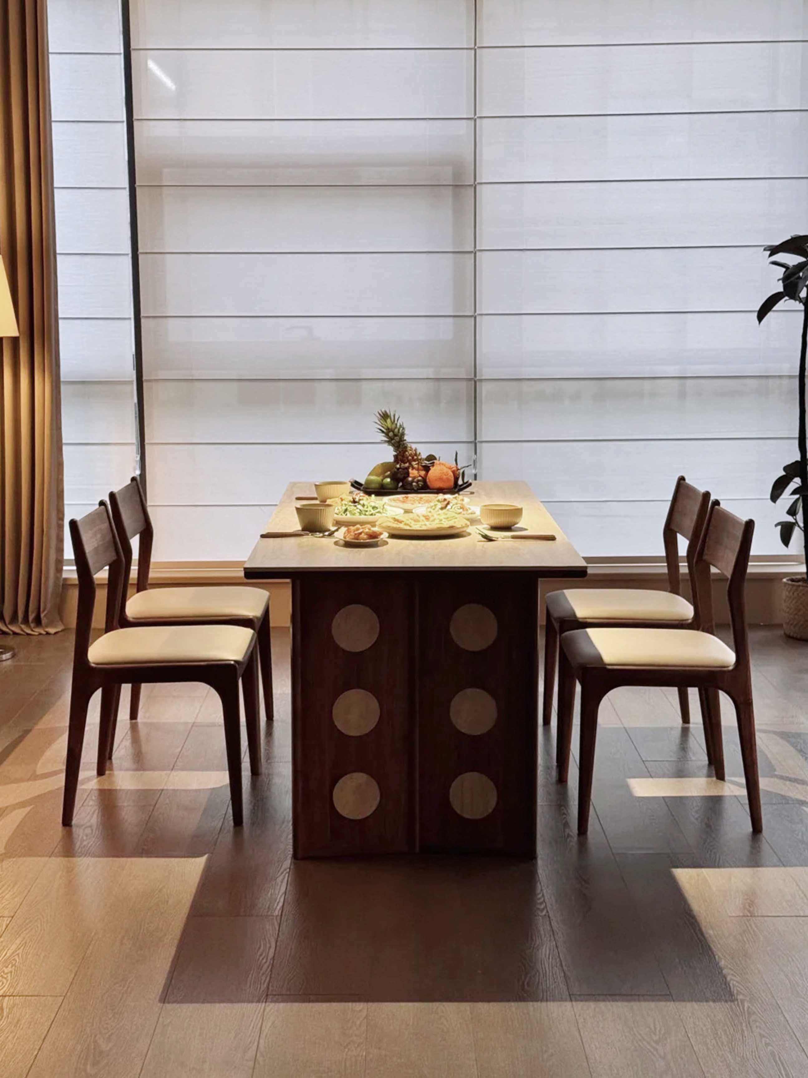 Residential Furniture，Solid wood dining chair，furniture design ，Original design，Solid wood furniture，Black walnut furniture，