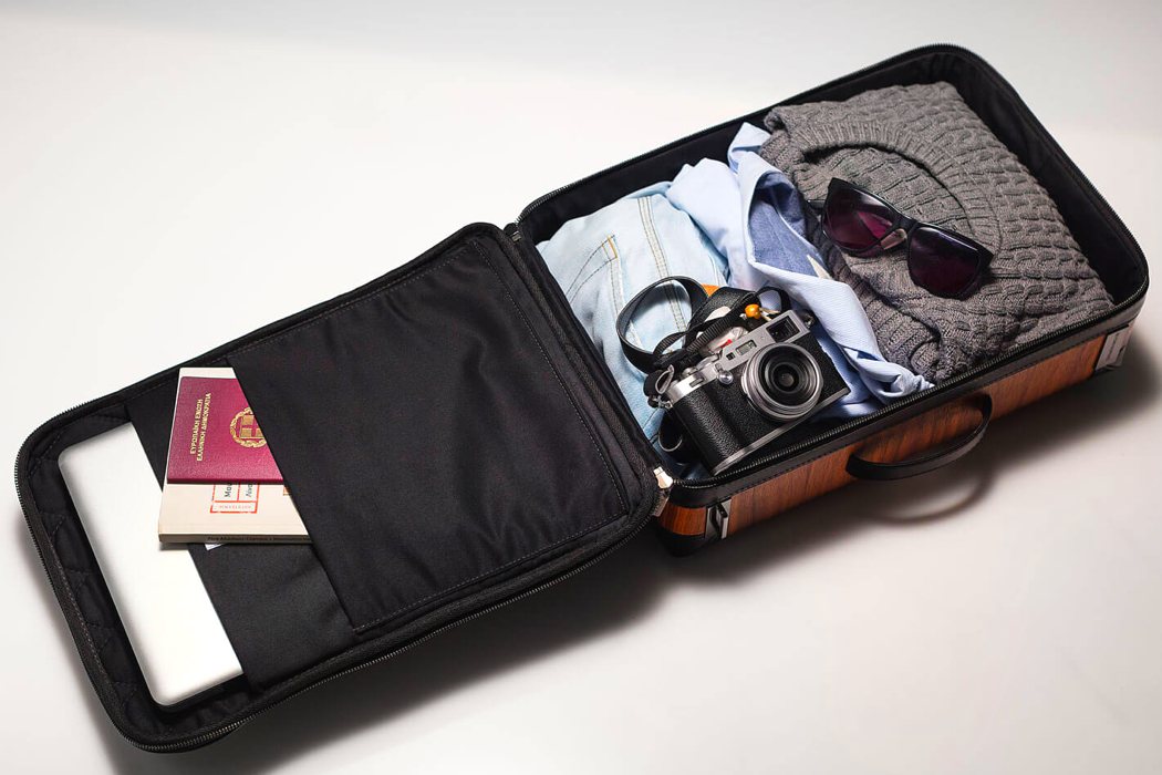 Travelling bag，Postman bag，Leatherwear，wooden ，knapsack，