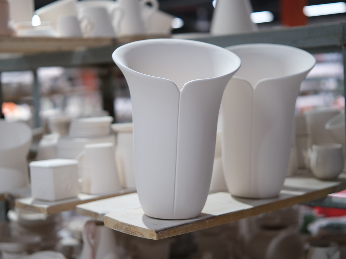 NAA，ceramics，Sustainable design，vase，Champagne barrel，