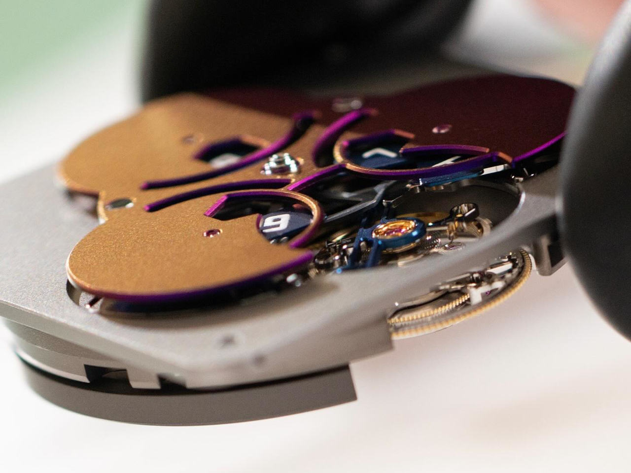 deformable watch，Vagabonde，Titanium metal，Takara Kronoform，Swiss watchmaking，