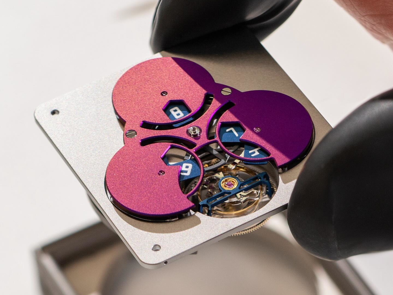 deformable watch，Vagabonde，Titanium metal，Takara Kronoform，Swiss watchmaking，