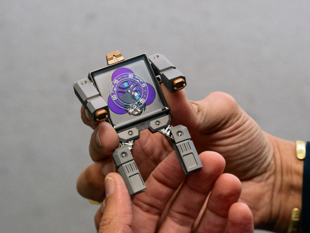 deformable watch，Vagabonde，Titanium metal，Takara Kronoform，Swiss watchmaking，