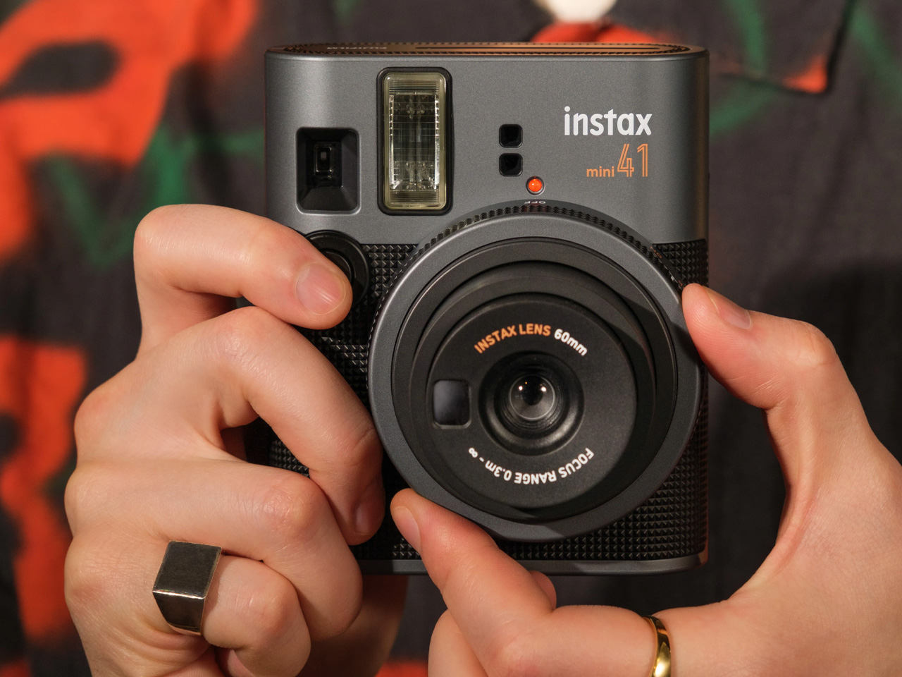 Instax Mini 41，Polaroid，Close up mode，Auto Exposure，Retro Design ，
