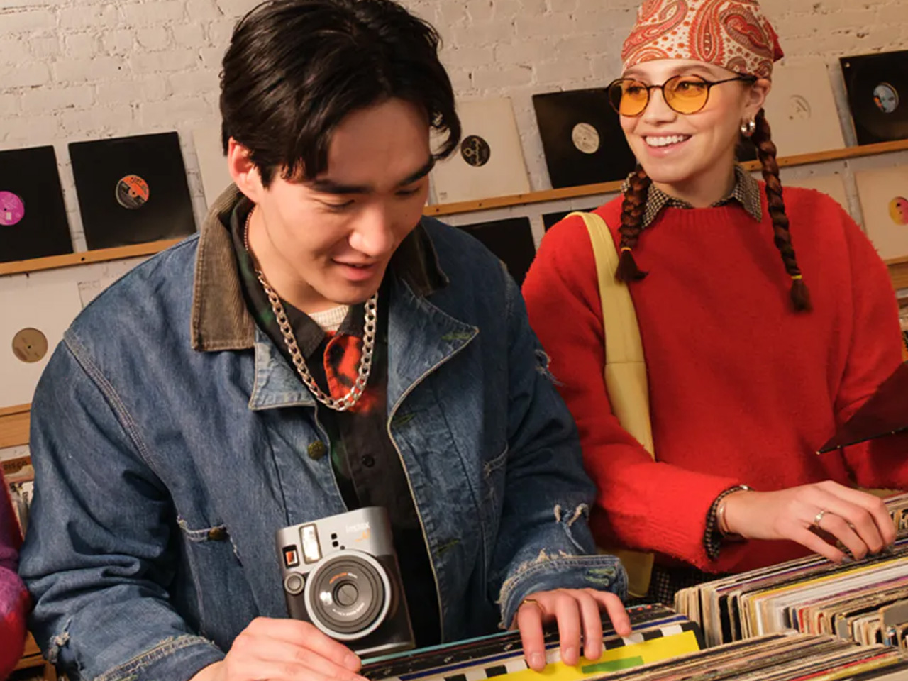 Instax Mini 41，Polaroid，Close up mode，Auto Exposure，Retro Design ，