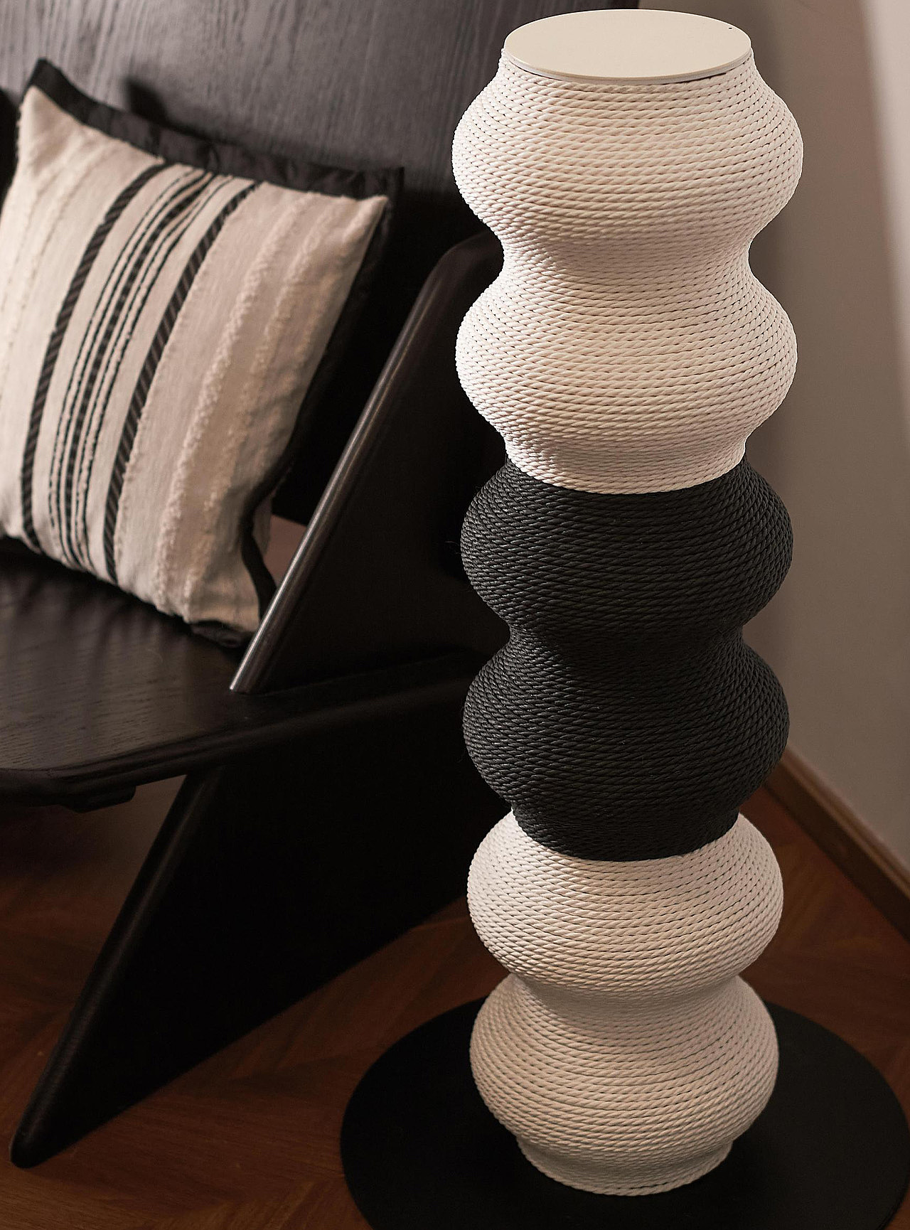 Coral modeling，Cat Pillar，Coral Scratcher，modularization，Black and white minimalist，