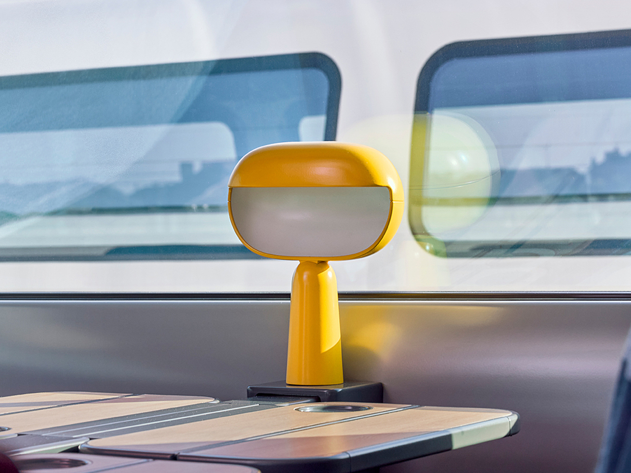 product design，Train interior design，Train interior，TGV Inoui，