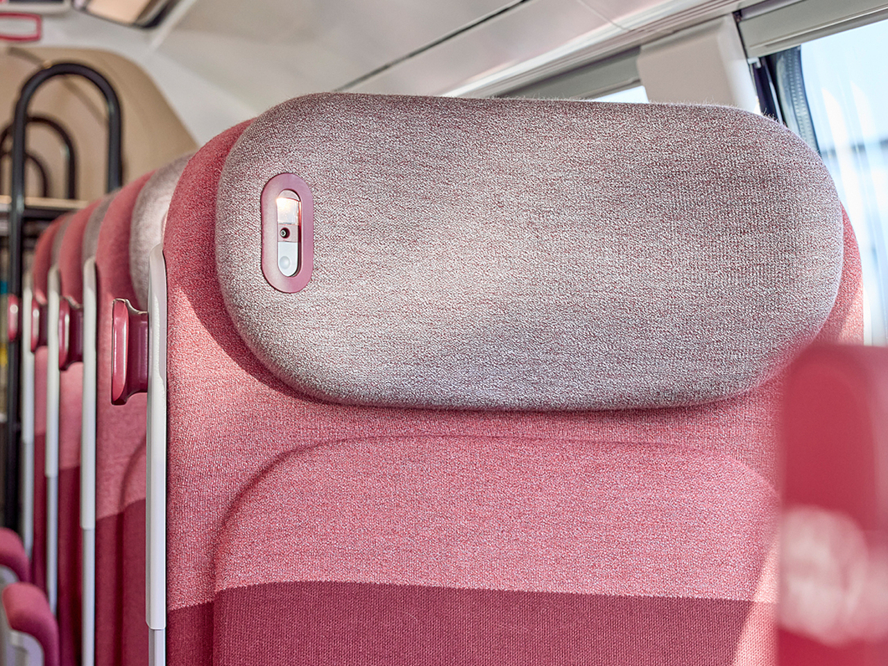 product design，Train interior design，Train interior，TGV Inoui，
