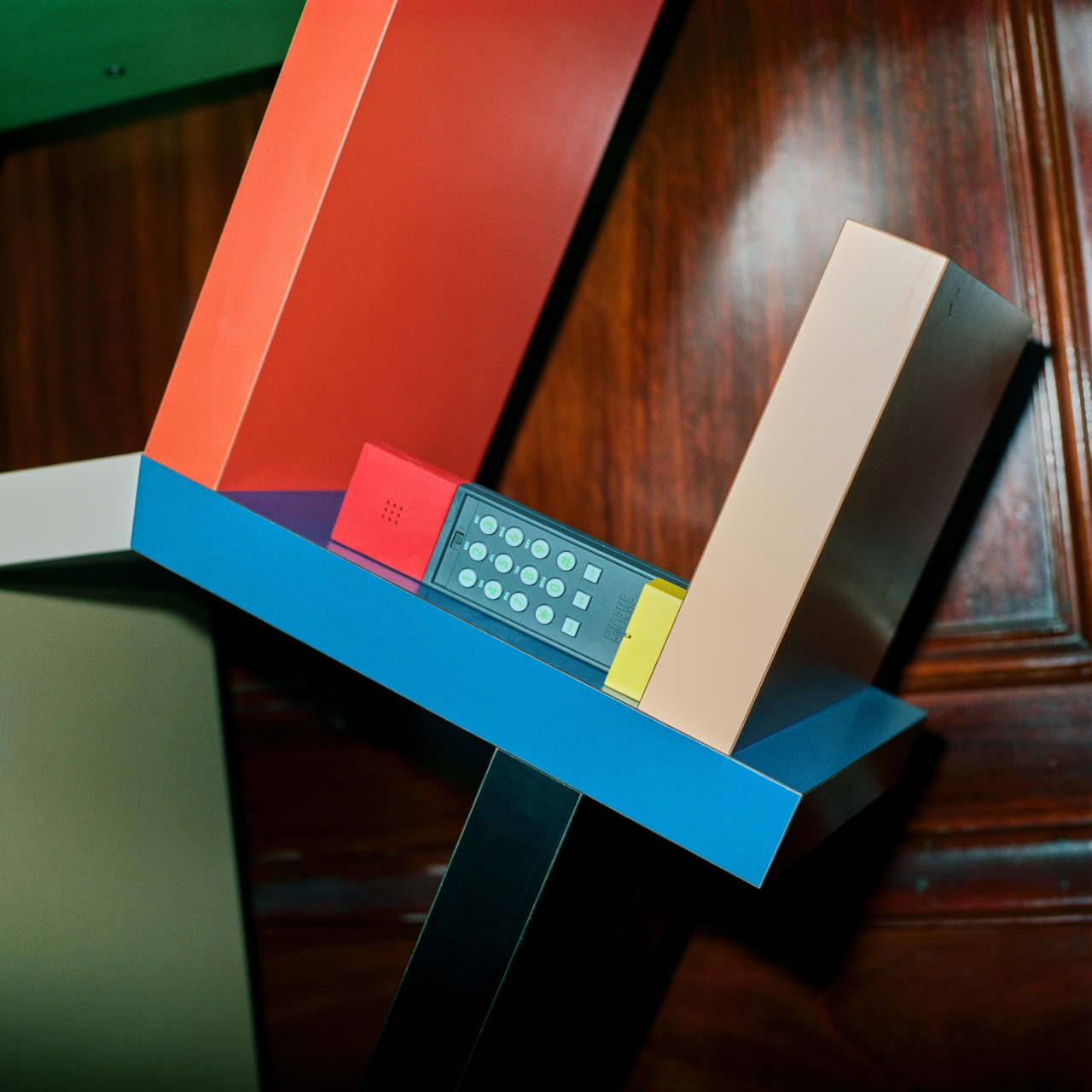 Design Collection，Enorme Phone，ideo，Memphis，1985，