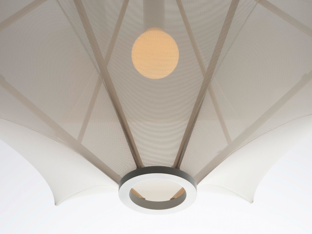 Sorpresa，lamps and lanterns，a chandelier，furniture，