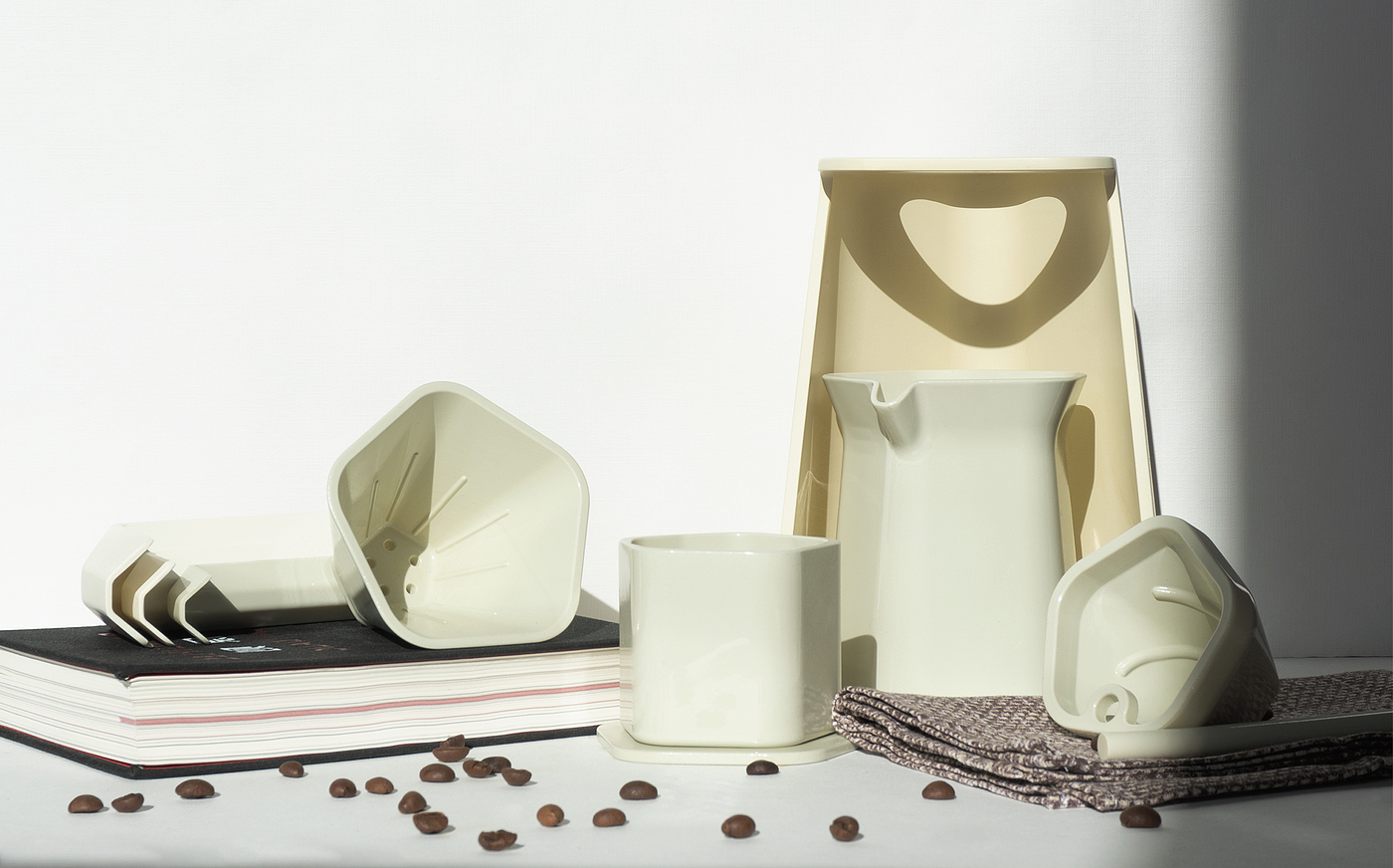 Coffee，Make coffee by hand，White noise，Light and shadow，