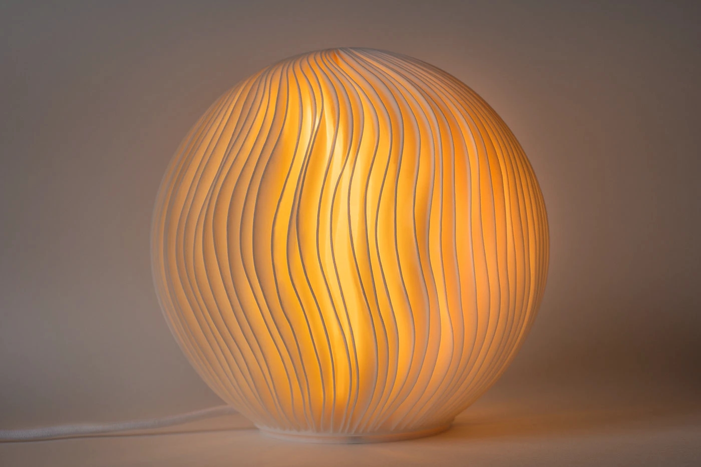 LEORA，lamps and lanterns，Sculpture lamp，Sphere Design，pla，