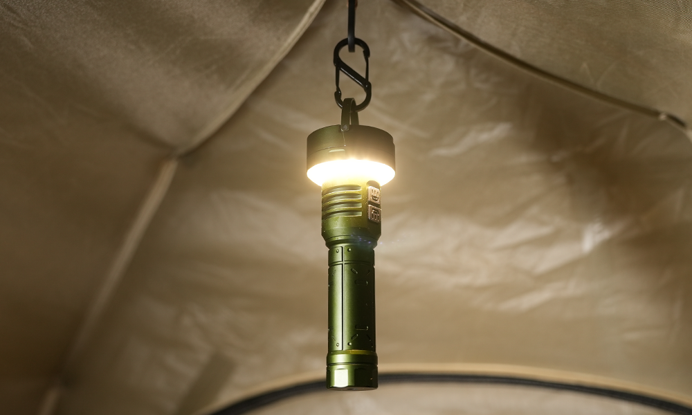 outdoors，Flashlight，Camping lamp，