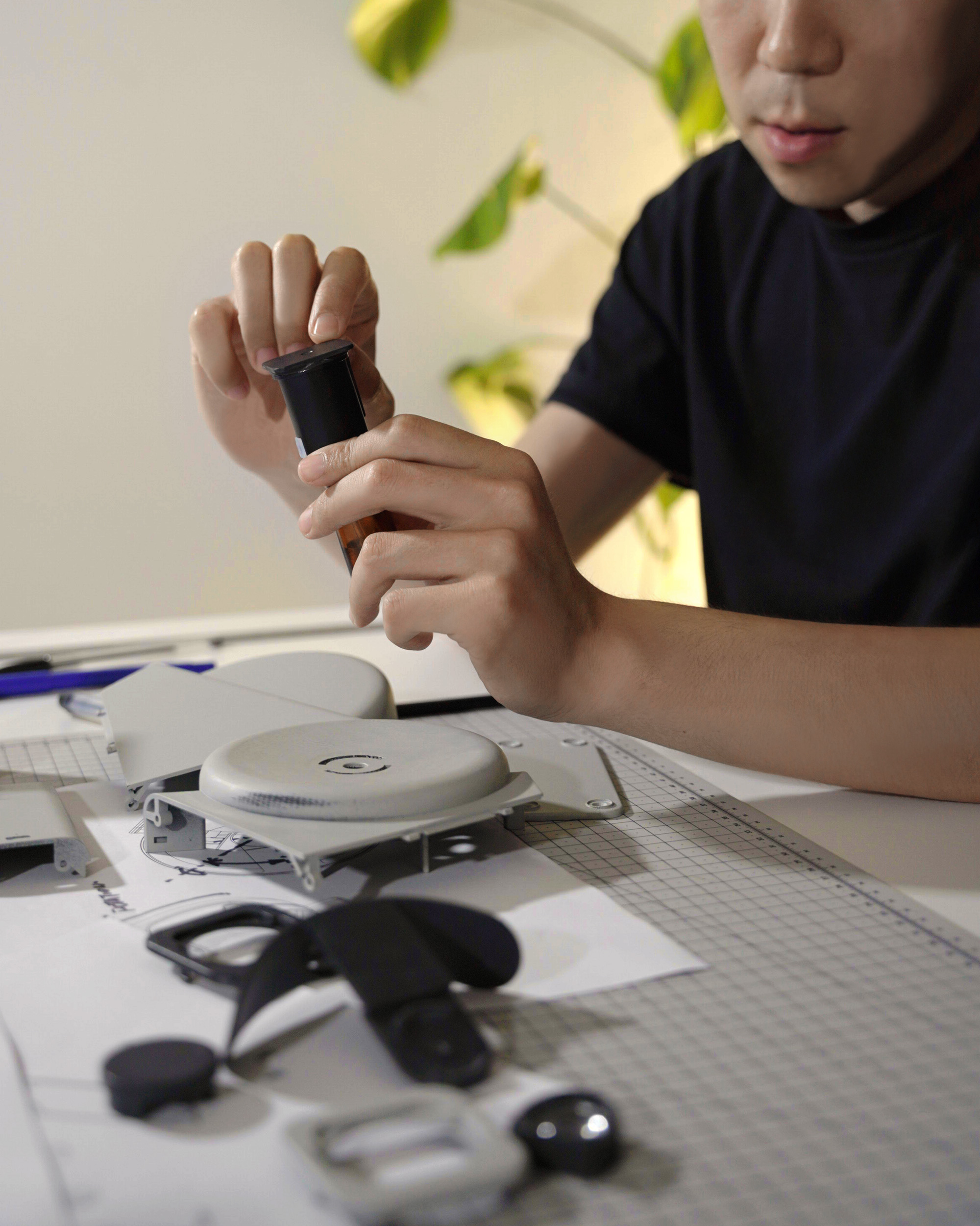 intelligence，Aromatherapy machine，capsule，Fragrance machine，product design，industrial design，Aromatherapy diffuser，Atmosphere lamp，