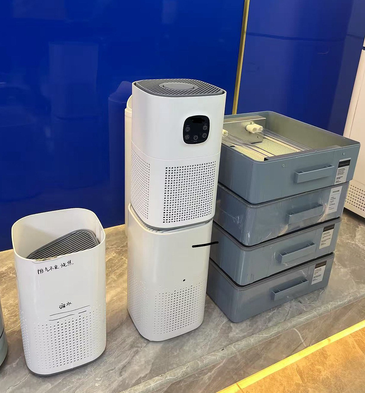 air cleaner，