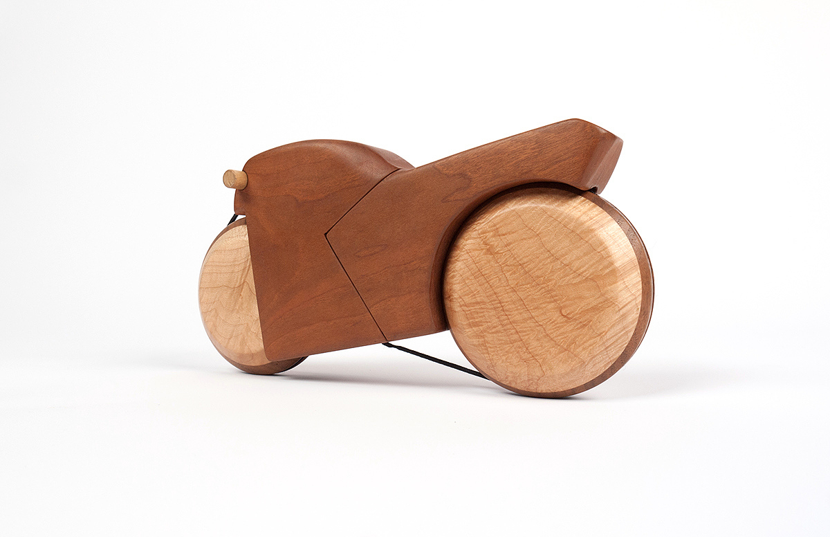 industrial design，woodiness，Toys，motorcycle，