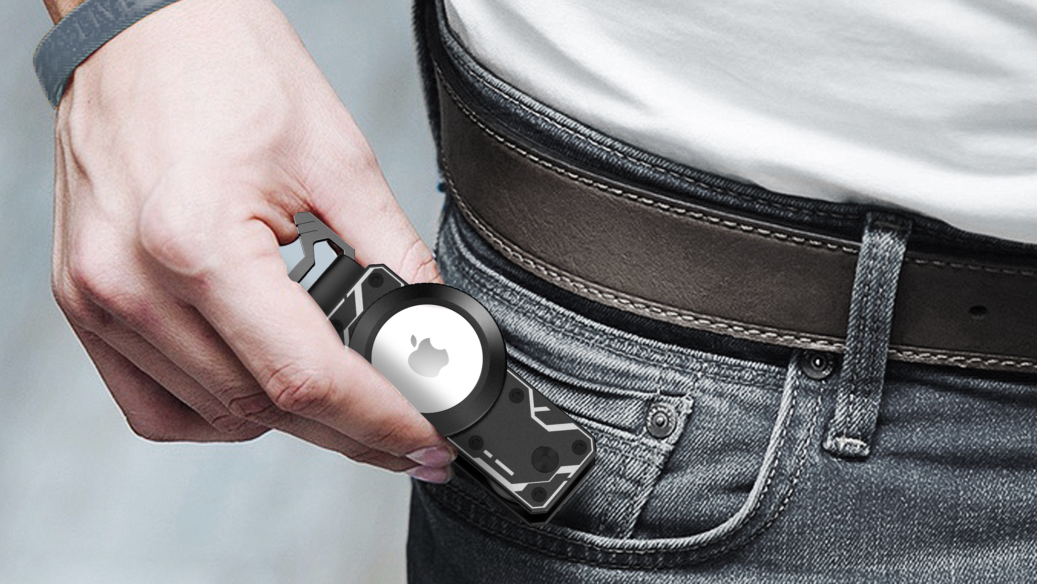 A keychain with tracking locator，