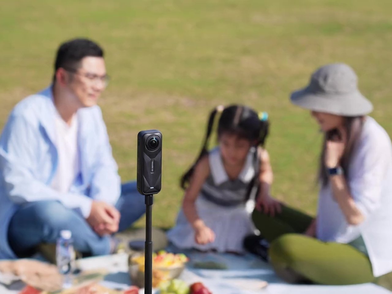 Insta360 X5，Motion camera，8K video，Drop-resistant and waterproof，Outdoor shooting，