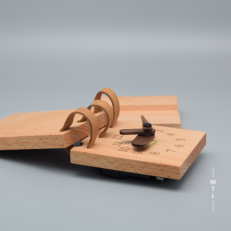 solid wood，desk clock，Clock，desktop，Beech，Retro，Ornaments，wooden ，