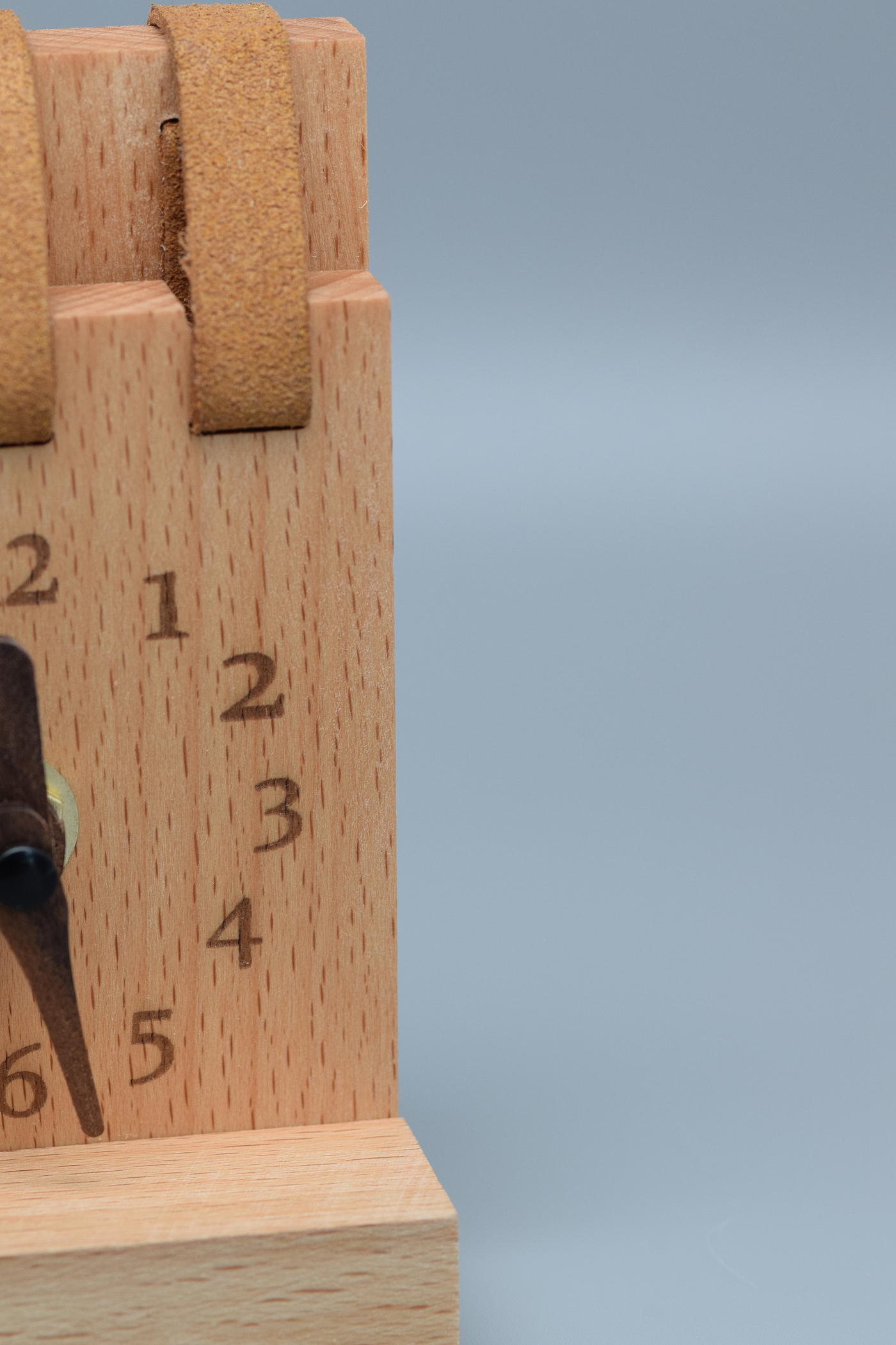 solid wood，desk clock，Clock，desktop，Beech，Retro，Ornaments，wooden ，