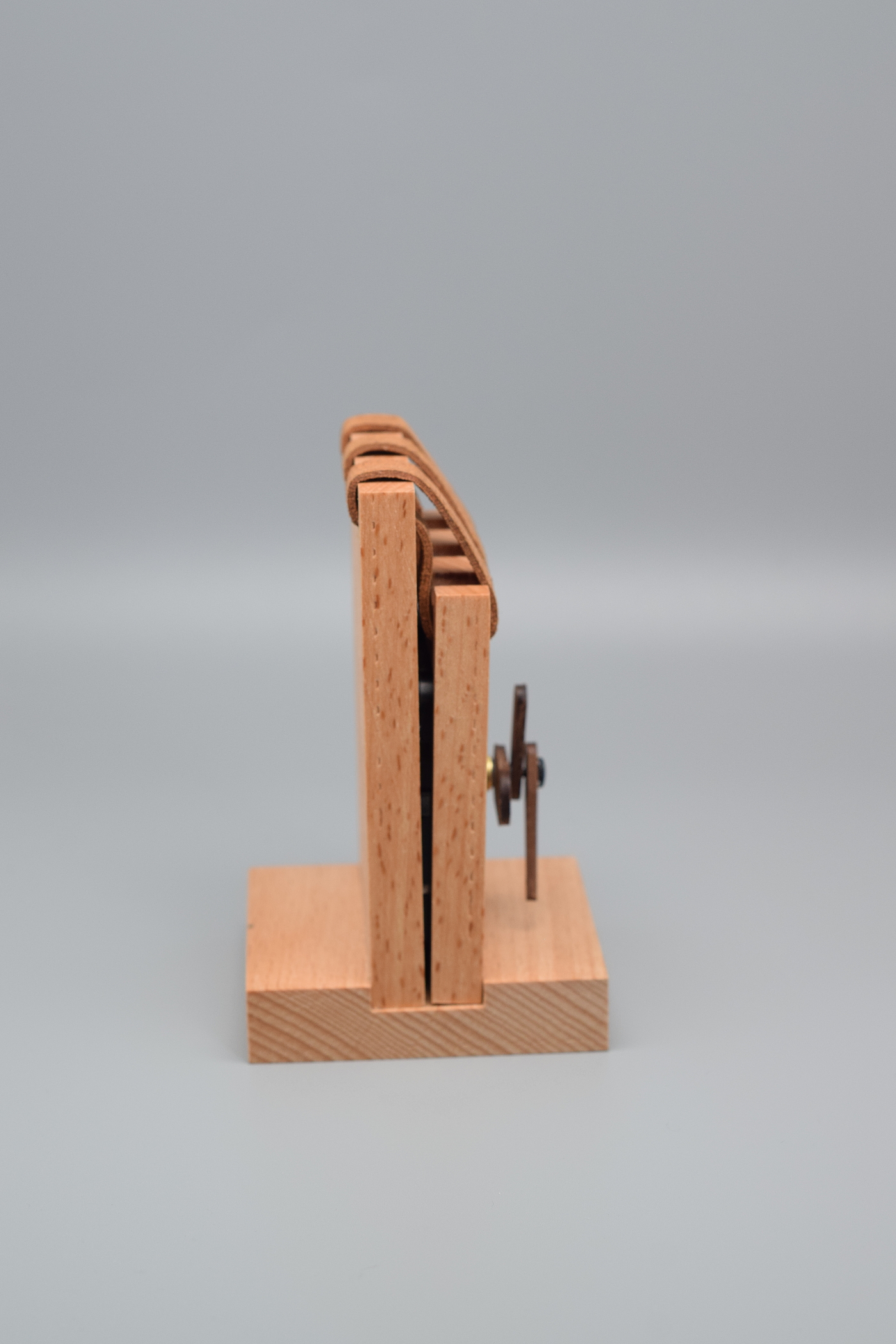 solid wood，desk clock，Clock，desktop，Beech，Retro，Ornaments，wooden ，