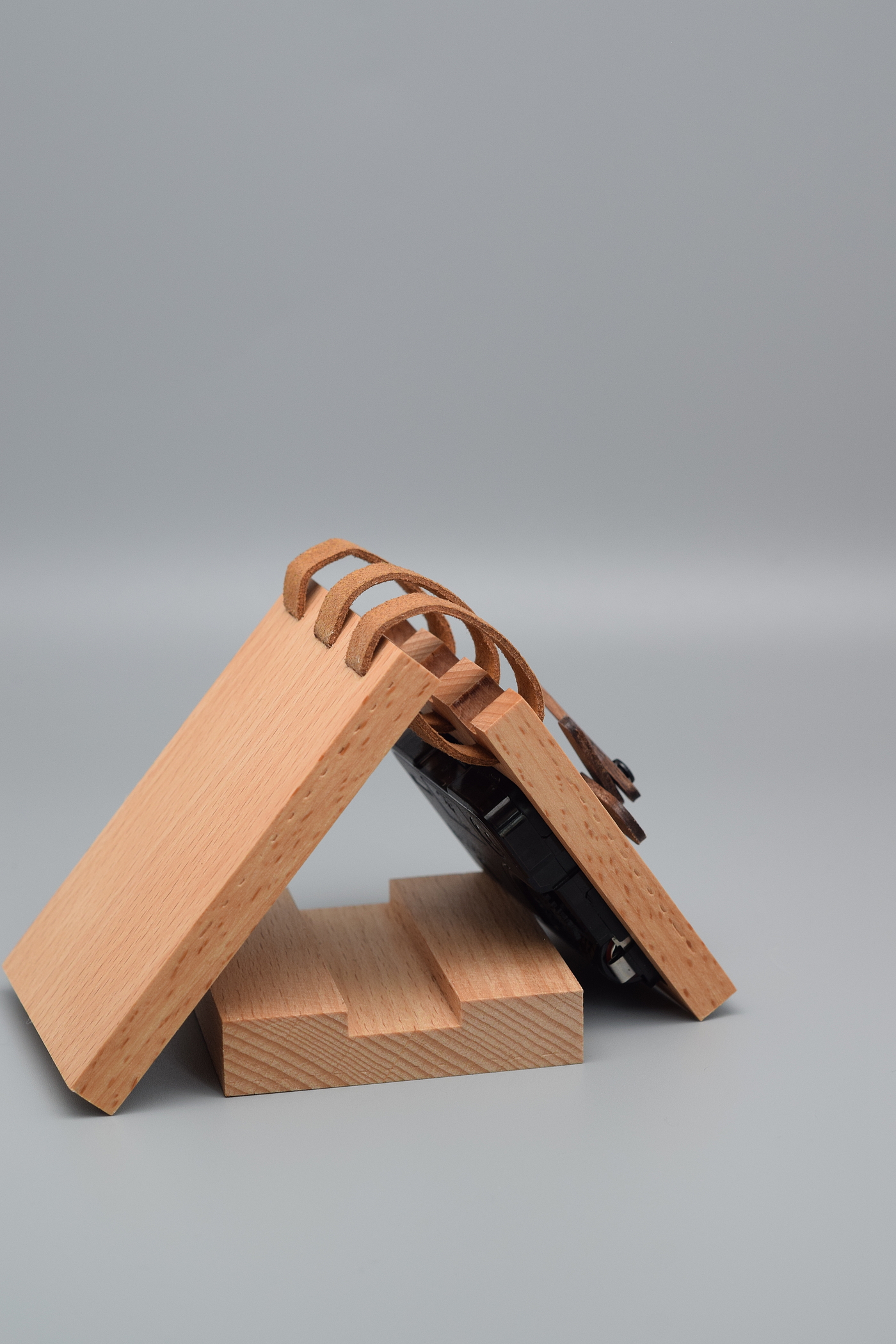 solid wood，desk clock，Clock，desktop，Beech，Retro，Ornaments，wooden ，