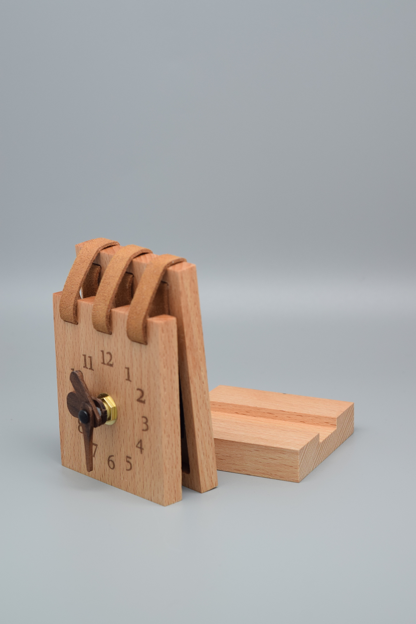 solid wood，desk clock，Clock，desktop，Beech，Retro，Ornaments，wooden ，