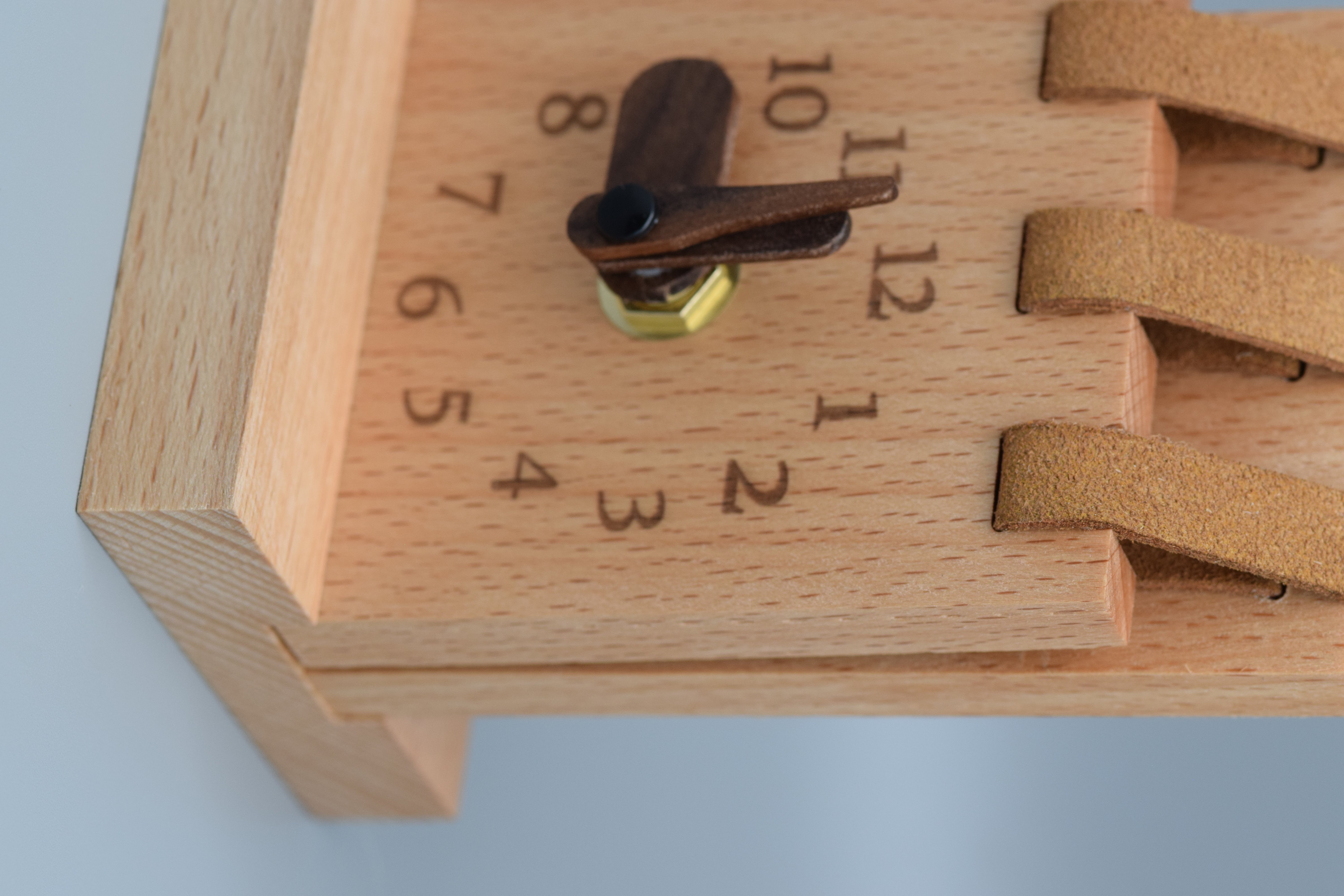 solid wood，desk clock，Clock，desktop，Beech，Retro，Ornaments，wooden ，