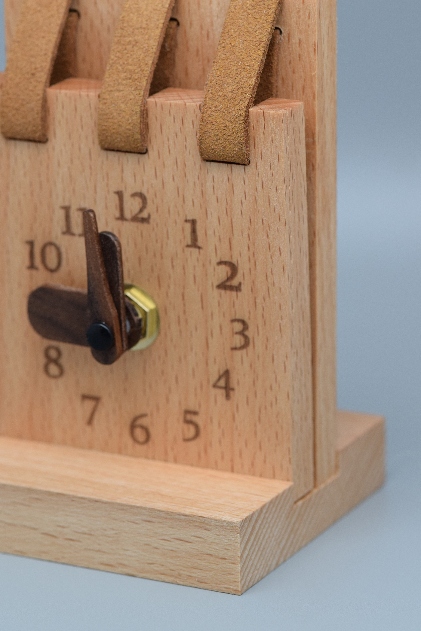 solid wood，desk clock，Clock，desktop，Beech，Retro，Ornaments，wooden ，