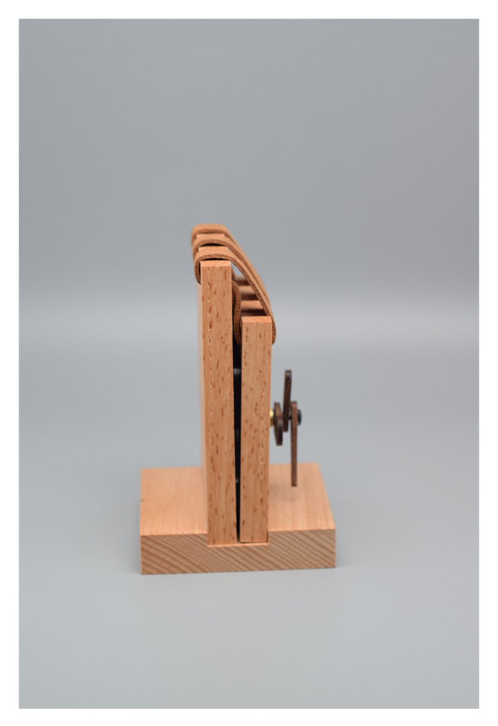 solid wood，desk clock，Clock，desktop，Beech，Retro，Ornaments，wooden ，