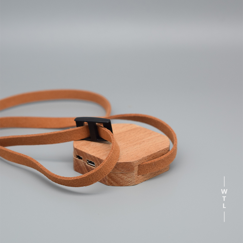 Fan，Portable，wooden ，solid wood，halter ，an electric appliance，Retro，