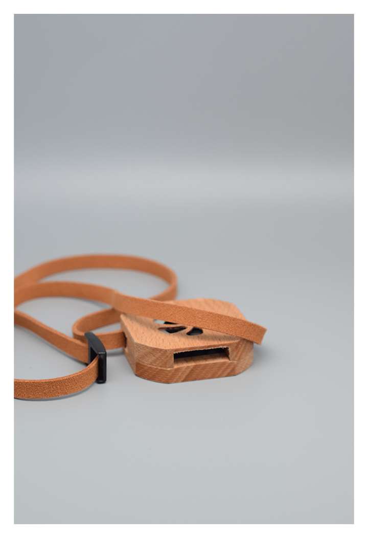 Fan，Portable，wooden ，solid wood，halter ，an electric appliance，Retro，