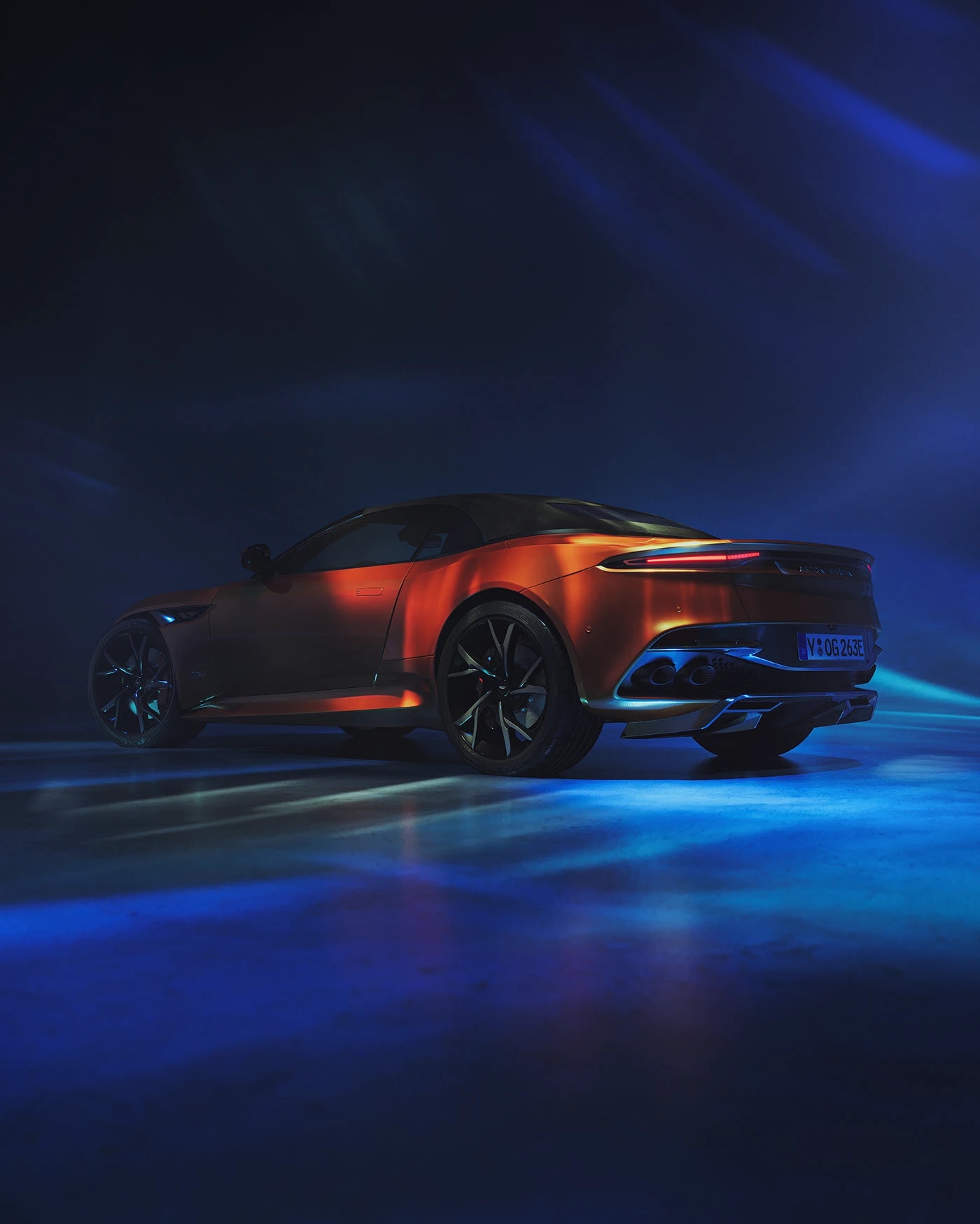 vehicle，automobile，Sports car，Aston Martin，