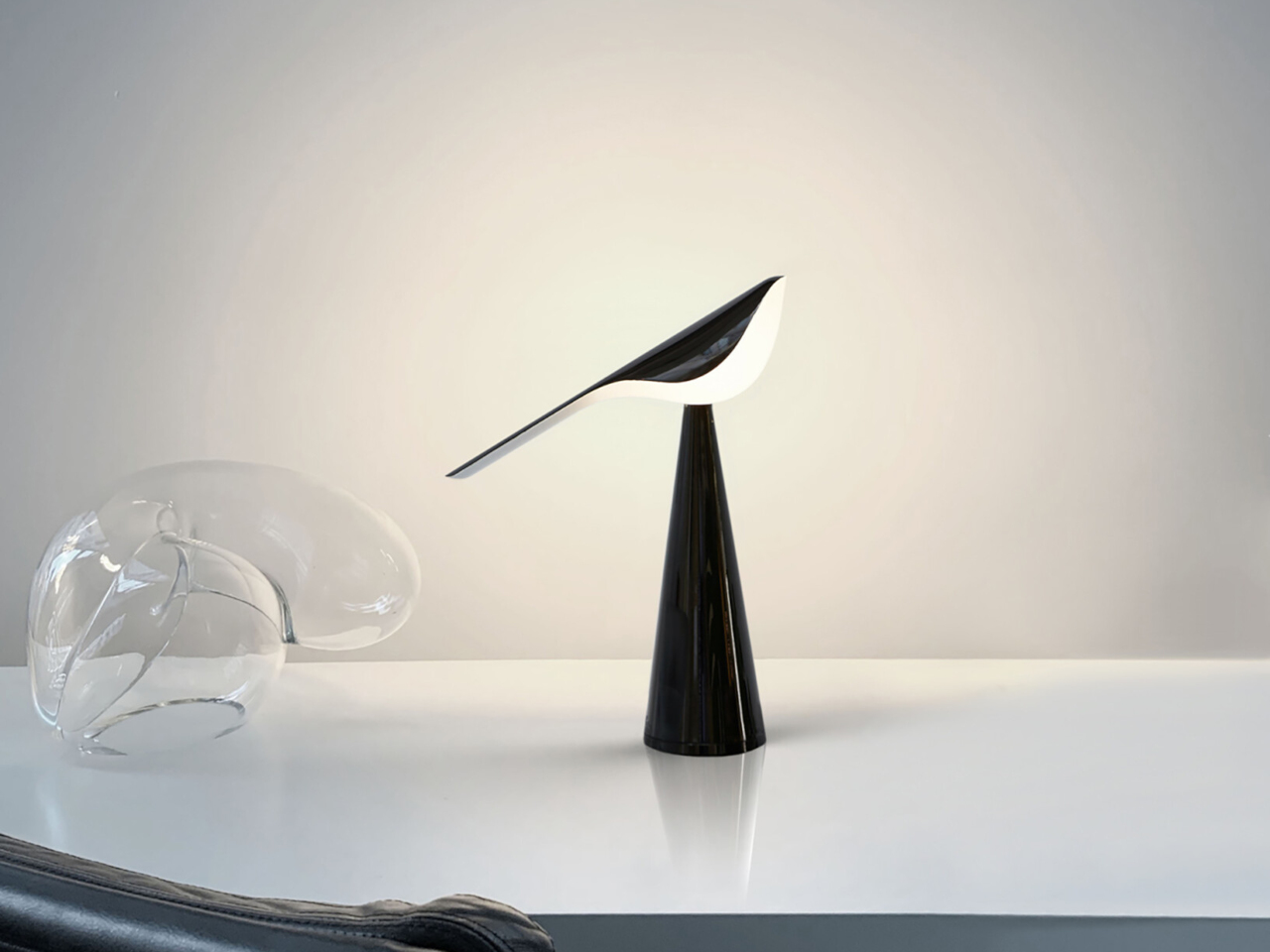 Bird shaped lamp，TICK，LED light，Acrylic，Metal base，