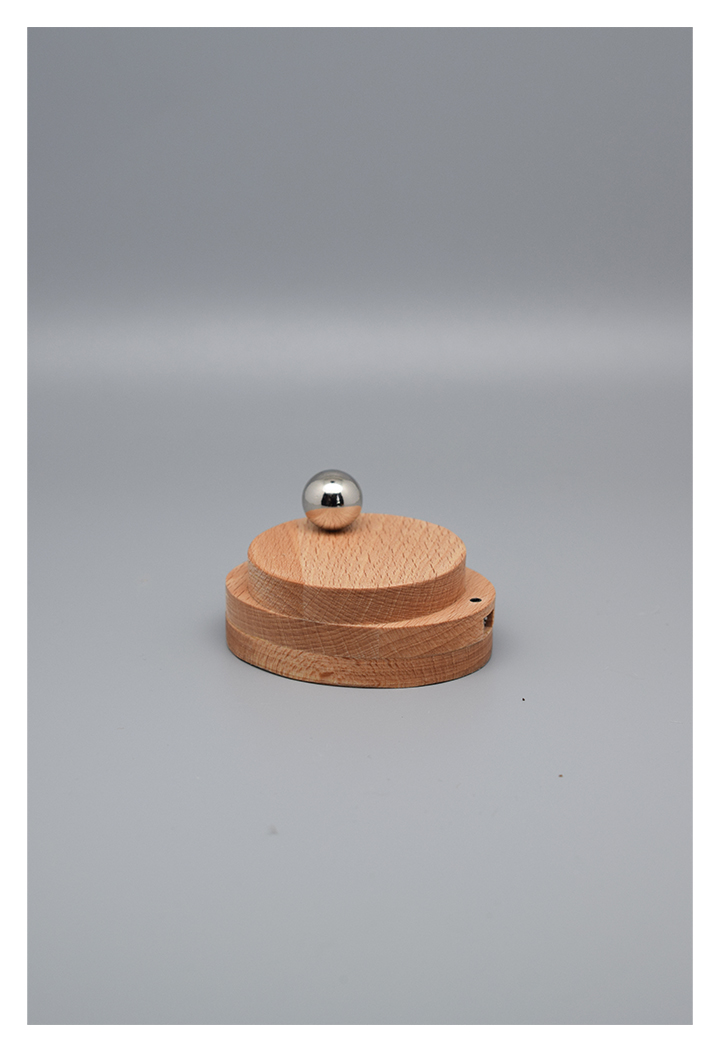 Beech，Interactive toys，Ornaments，magnetic ball，magnet，wooden ，Small ball，Movable，
