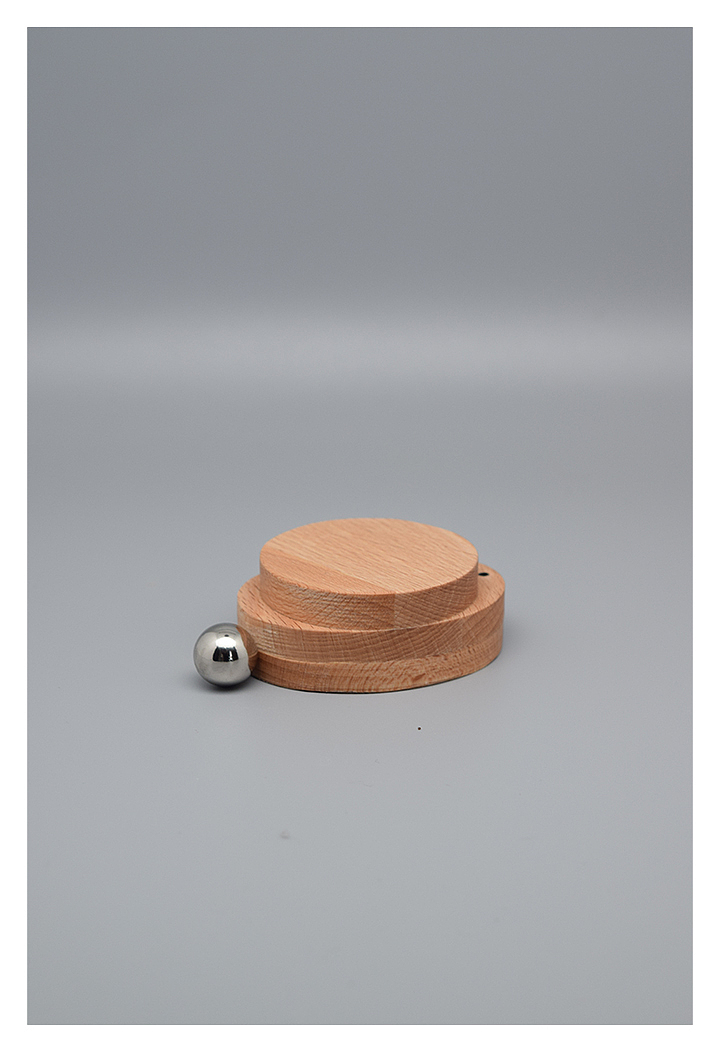 Beech，Interactive toys，Ornaments，magnetic ball，magnet，wooden ，Small ball，Movable，