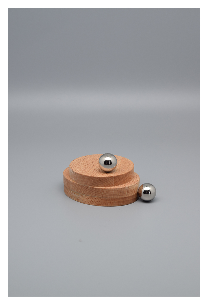 Beech，Interactive toys，Ornaments，magnetic ball，magnet，wooden ，Small ball，Movable，