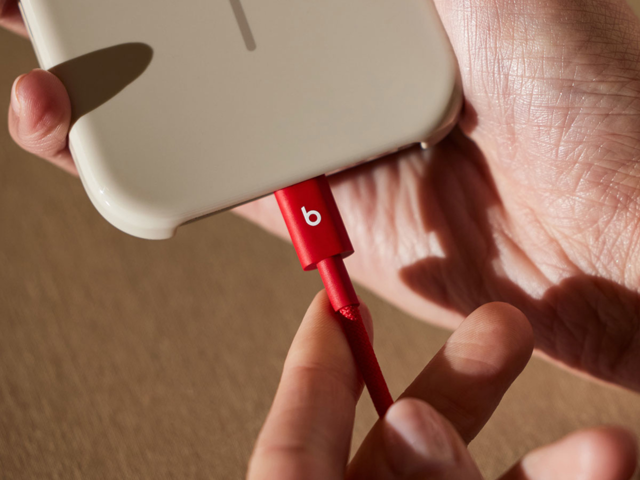 Charging line，type-c，Beats by Dre，Durable design，Braided cable，