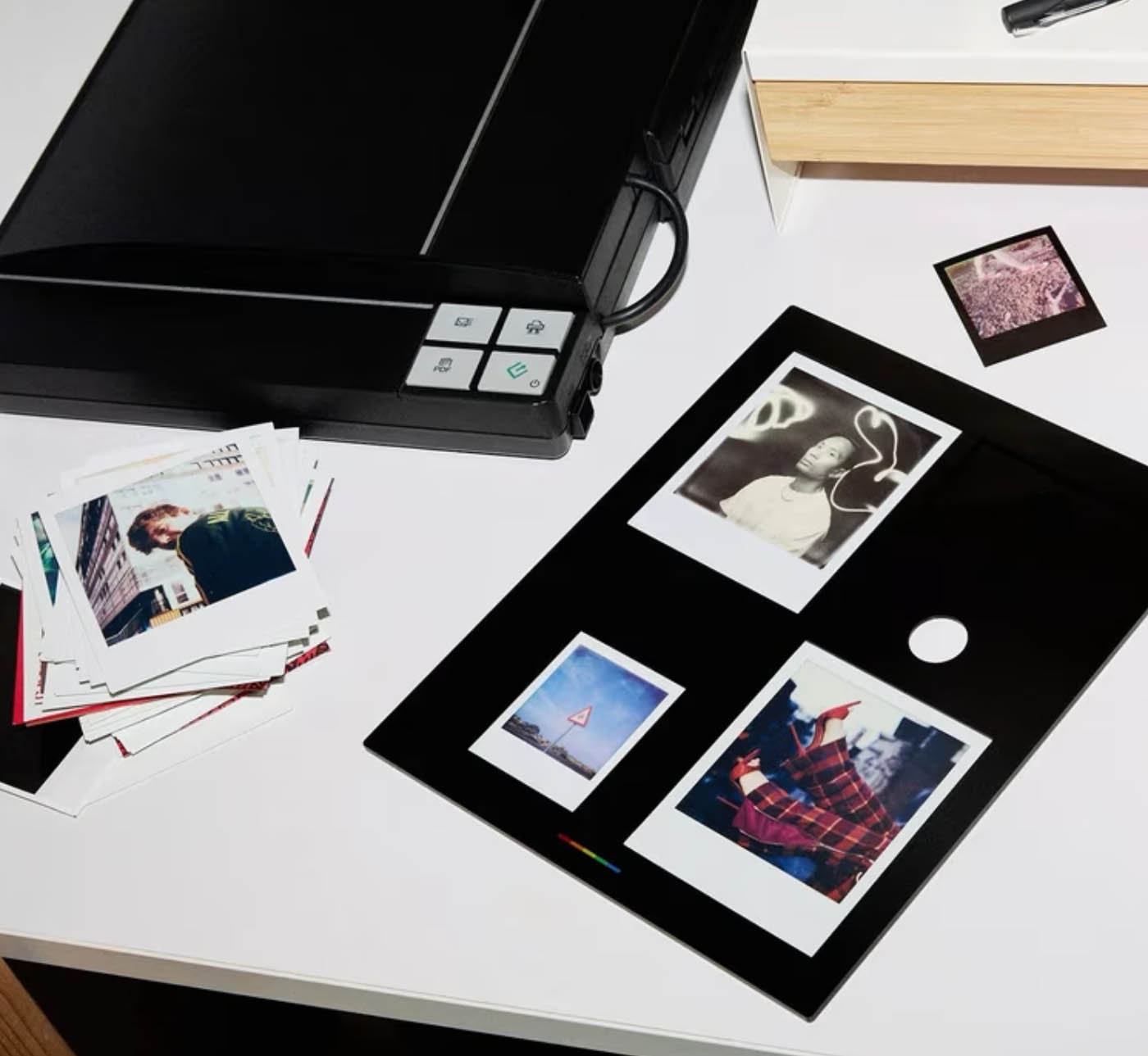 videography ，Polaroid Flip，Instant camera，Auto focus，double exposure，